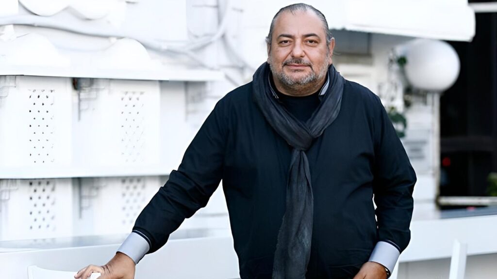 Gazeteci ve haber spikeri Reha Muhtar